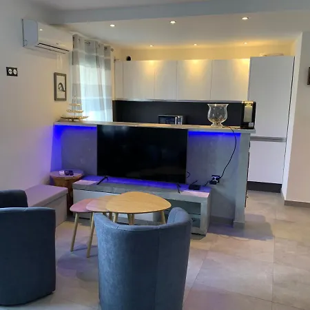Grand Studio Tres Agreable Avec Bar, Cuisine Et Terrasse Cagnes-sur-Mer Extérieur photo