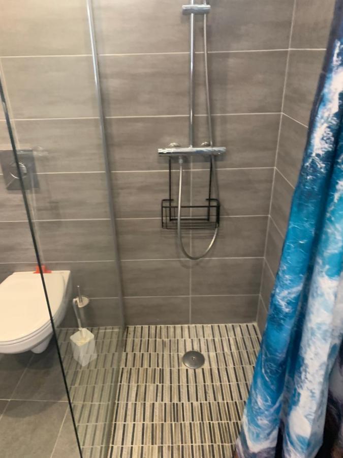 Apartment Grand Tres Agreable Avec Bar, Cuisine Et Terrasse