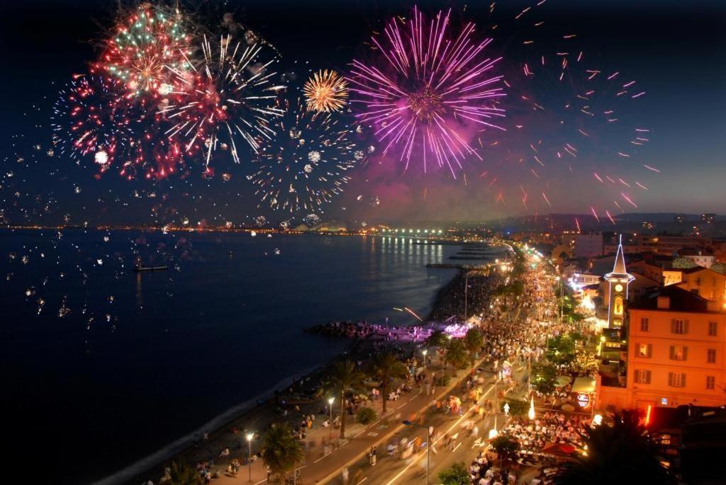 Grand Tres Agreable Avec Bar, Cuisine Et Terrasse Cagnes-sur-Mer
